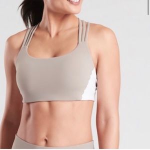 Athleta Hyper Focused Scallop Bra - Medium